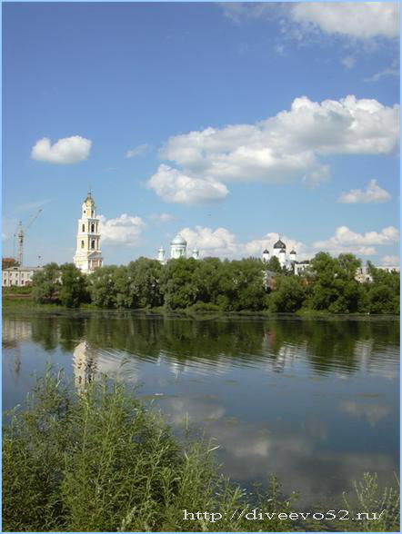 Дивеевский монастырь со стороны реки Вичкинзы: http://diveevo52.ru/