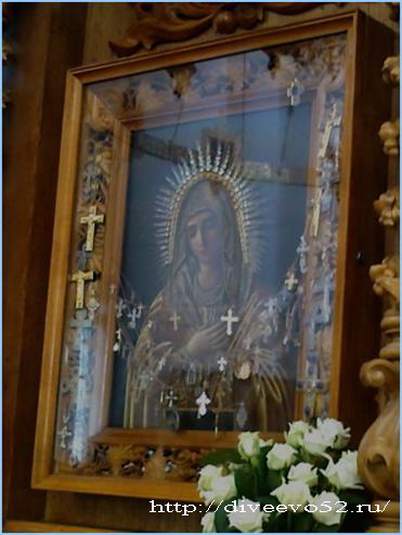Чудотворная икона Божией Матери «Умиление» в Троицком соборе Дивеева: http://diveevo52.ru/