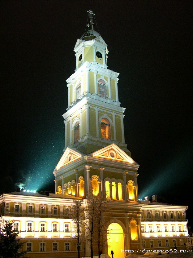 Колокольня Дивеевского монастыря ночью: http://diveevo52.ru/