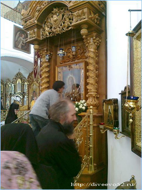 Троицкий собор в Дивееве: Икона Божией Матери Умиление: http://diveevo52.ru/