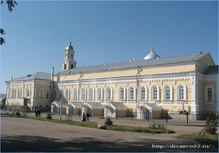Трапезный храм Дивеевского монастыря. 2007 год: http://diveevo52.ru/