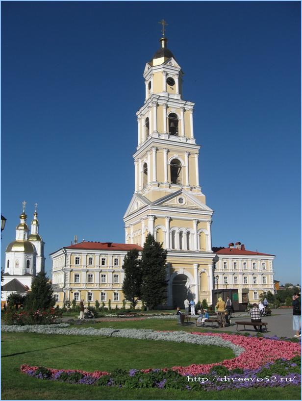 Колокольня Дивеевского монастыря: http://diveevo52.ru/