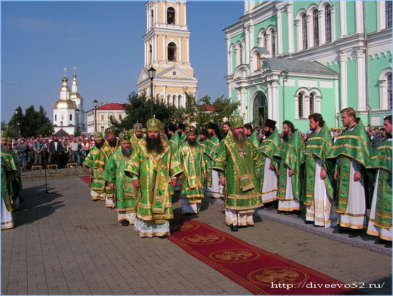 Дивеевский монастырь. 1 августа 2007 года: http://diveevo52.ru/